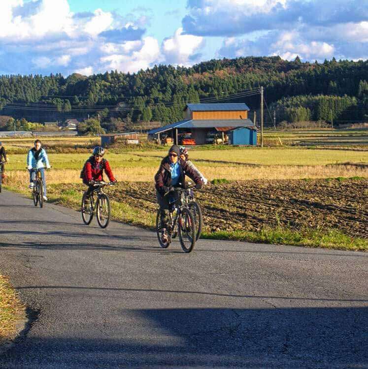 Eco Tours Japan Cycling and MTB tours in Yamanashi Japan and Mt Fuji 5 lakes world heritage area.